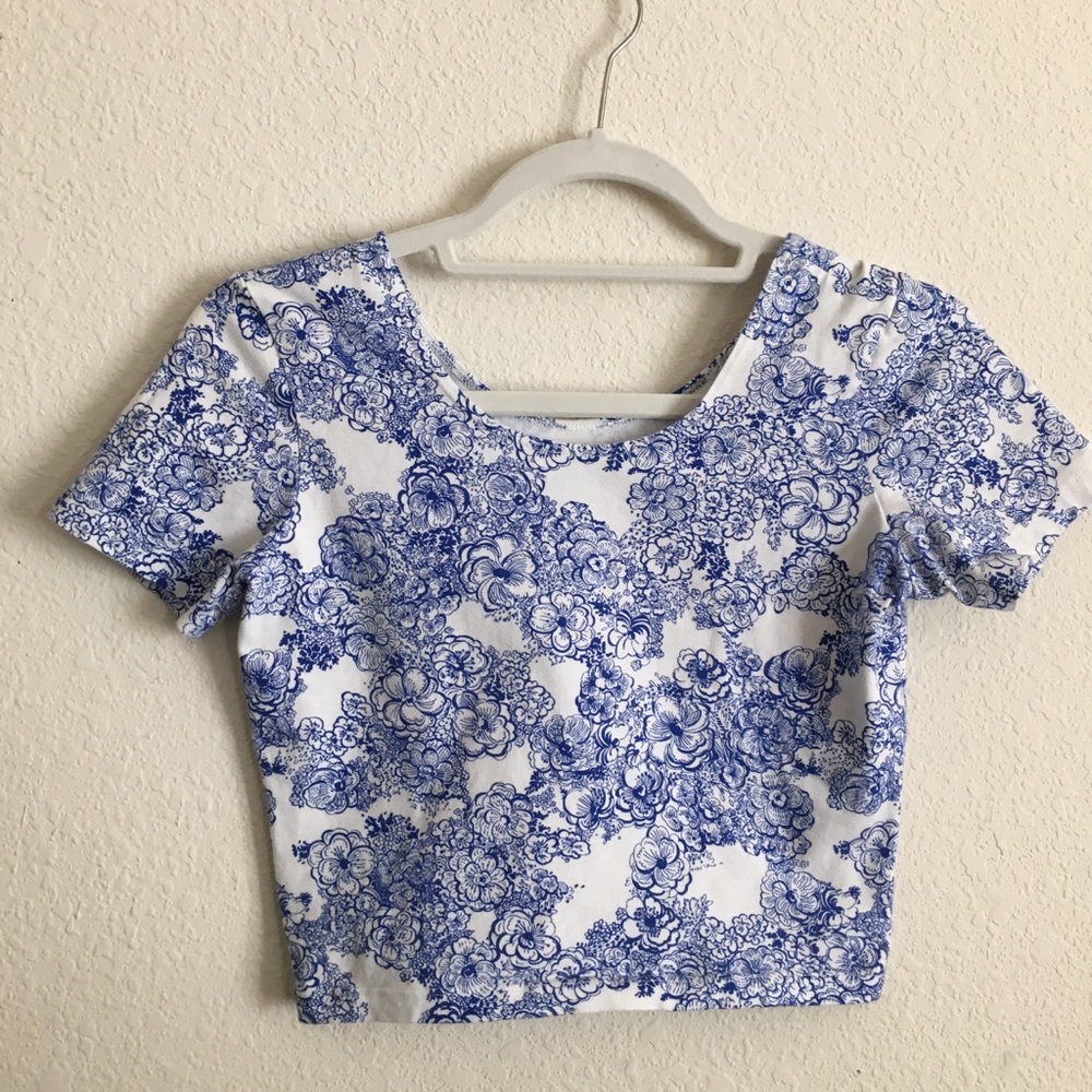 ❌SOLD IN A BUNDLE❌American Apparel Floral Crop Top